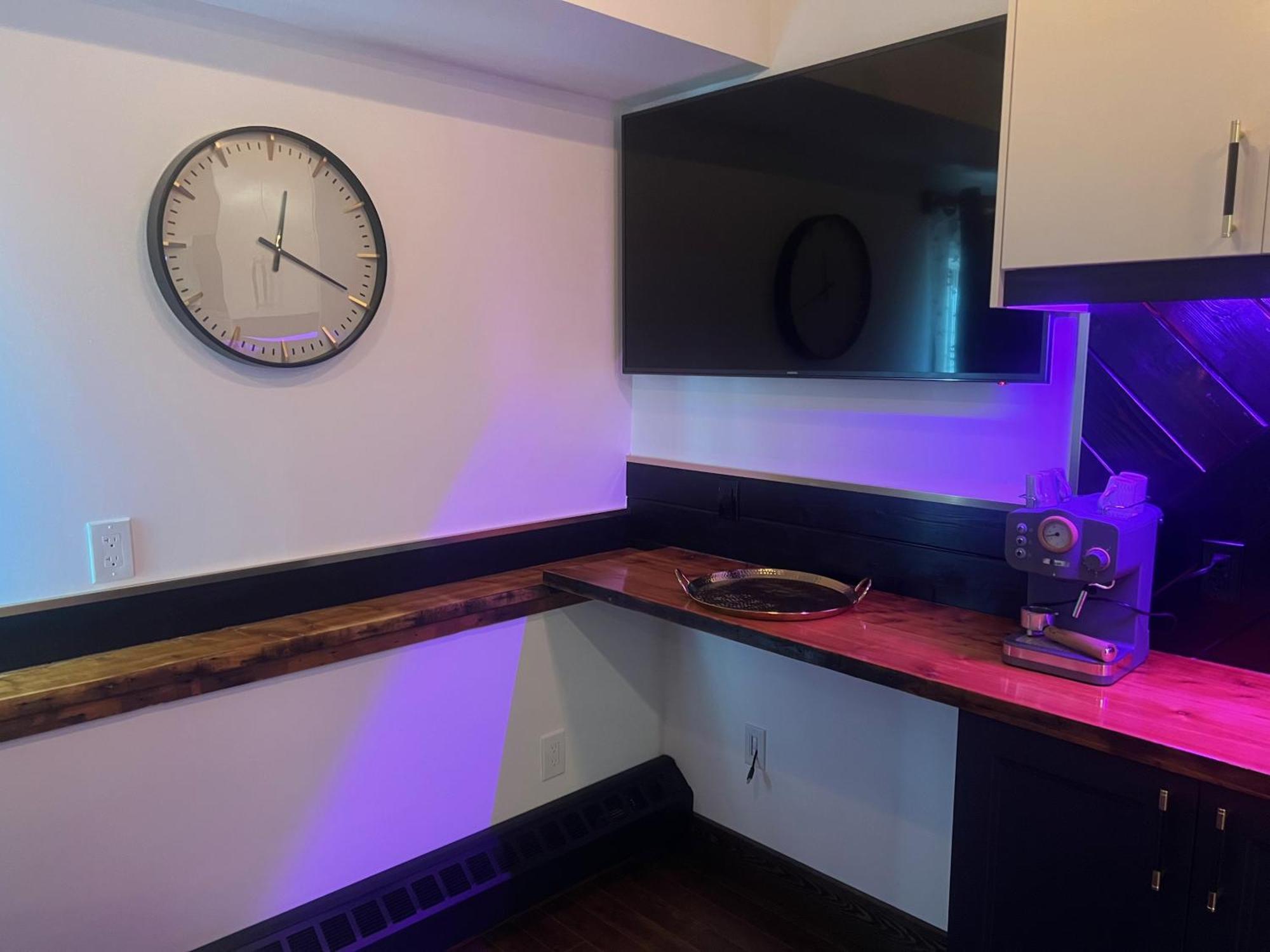 Griz Inn By Stayin Fernie Ngoại thất bức ảnh